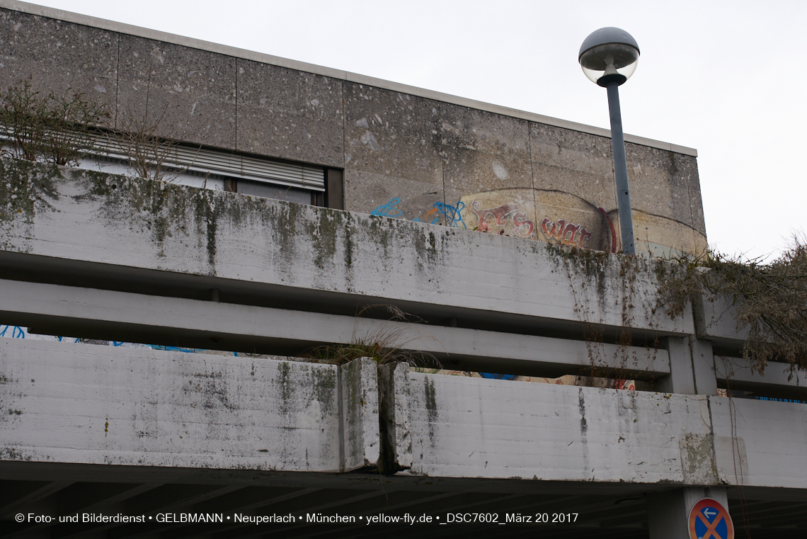 21.03.2017 - Abrissbaustelle Quiddezentrum in Neuperlach